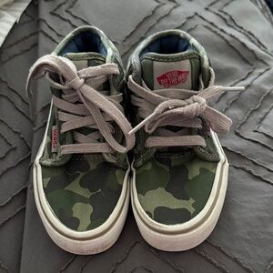 Vans Kids Green Camouflage size 11.5 Mid-Top Sneakers excellent condition